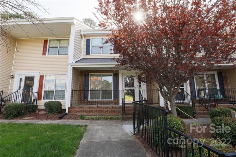 Property image 2 at 1004 Surry Lane, Gastonia, NC 28054