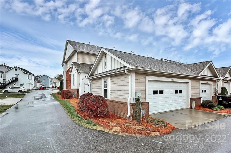 Property image 5 at 14204 Baudelaire Court, Davidson, NC 28036