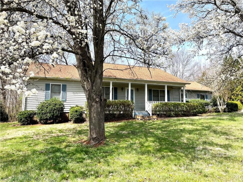 1291 Hidden Creek Circle