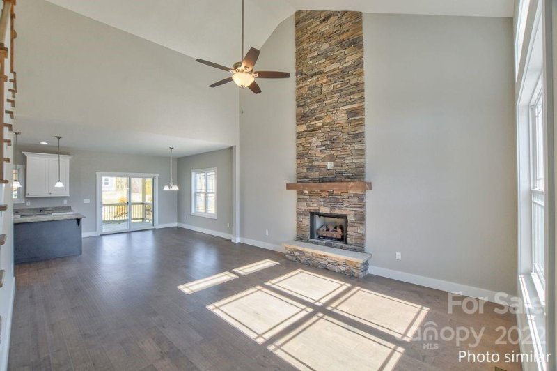 Property image 5 at 332 Windy Acres Knoll Drive, Hendersonville, NC 28792