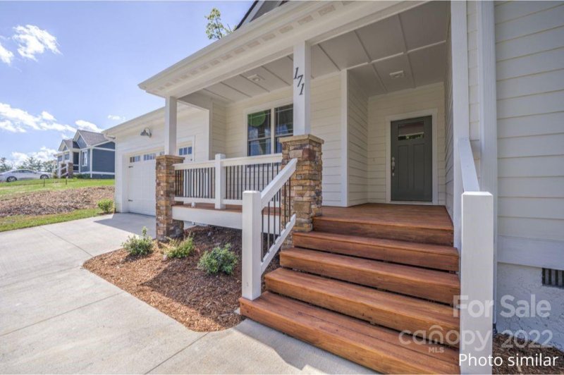 Property image 5 at 203 Windy Acres Knoll Drive, Hendersonville, NC 28792