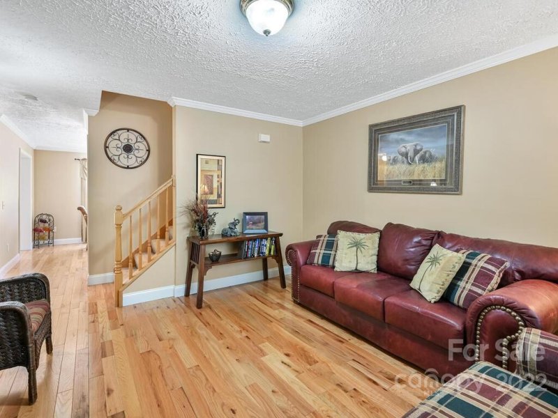 Property image 3 at 213 Pembrook Road, Swannanoa, NC 28778