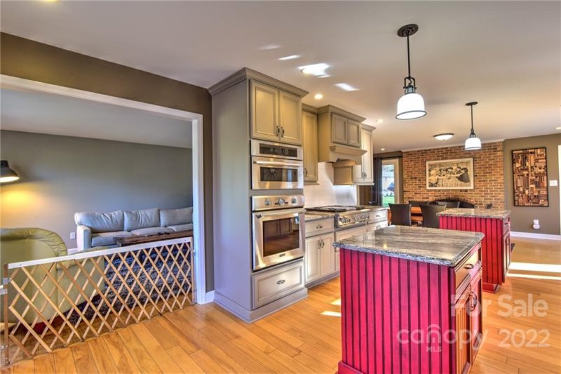 Property image 3 at 1118 S Magnolia Street, Mooresville, NC 28115