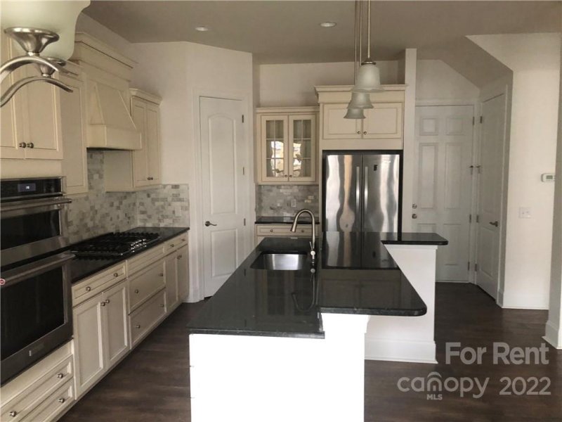 Property image 2 at 611 Bourton House Drive, Charlotte, NC 28211