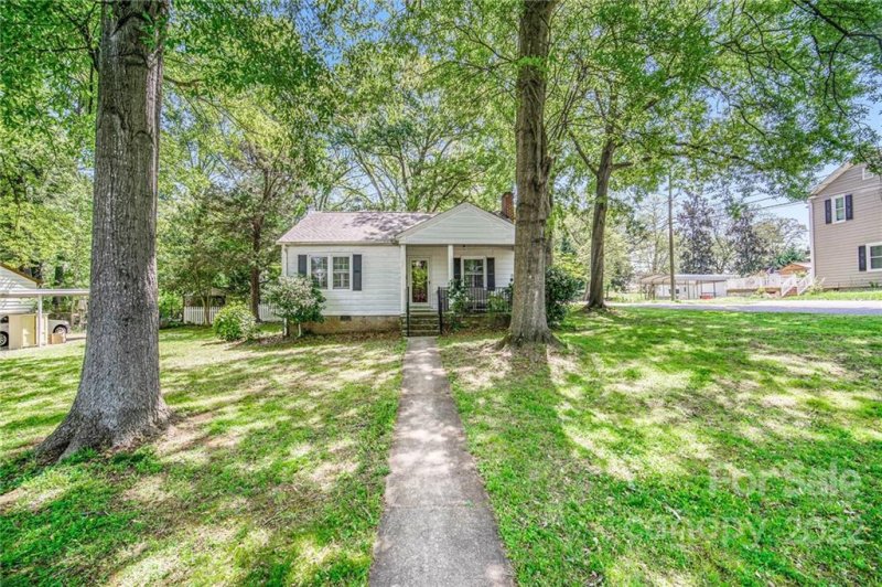 Property image 3 at 302 Oakdale Street, Gastonia, NC 28054