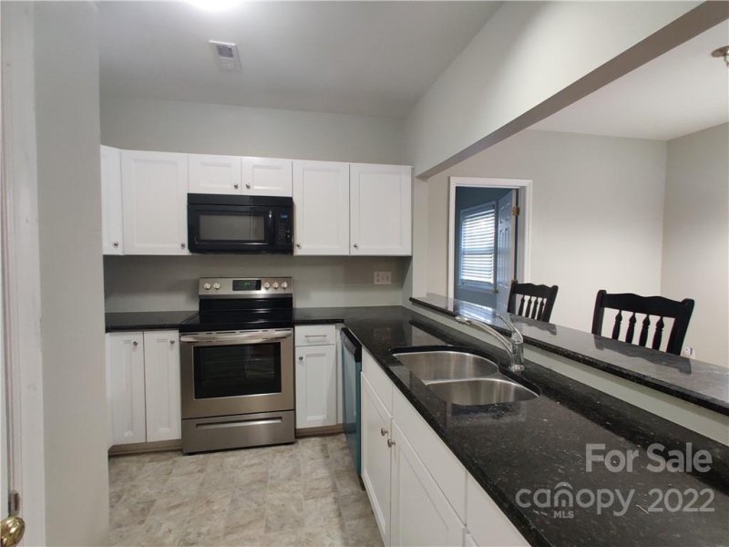 Property image 5 at 3224 Selwyn Farms Lane, Charlotte, NC 28209