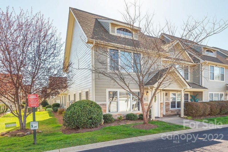 Property image 2 at 94 Rotunda Circle, Asheville, NC 28806