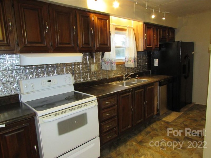 Property image 4 at 124 Cove View Drive, Mooresville, NC 28117