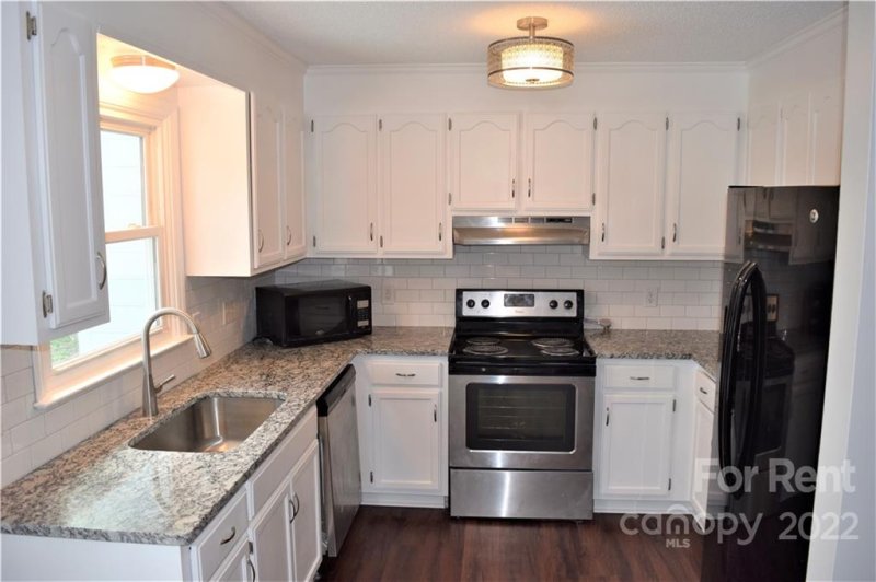Property image 5 at 14008 Carriage Lake Drive, Charlotte, NC 28273