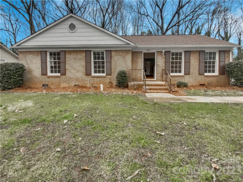 Property image 2 at 6215 Cross Creek Lane, Charlotte, NC 28212