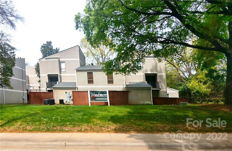 1615 Merry Oaks Road