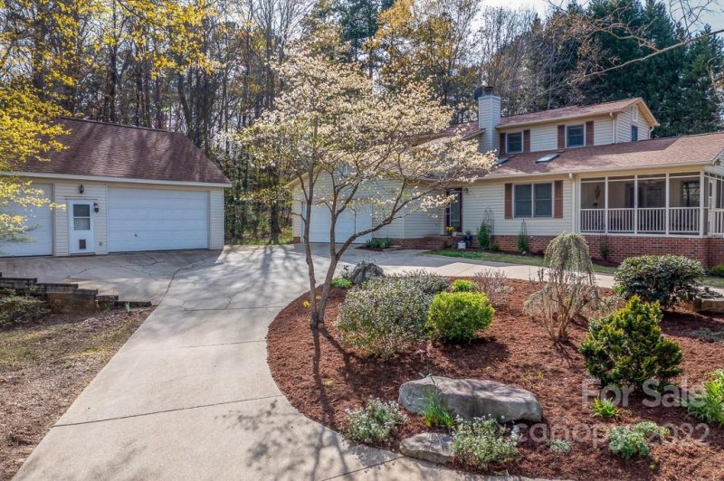 Property image 2 at 1673 Sherwood Court, Sherrills Ford, NC 28673
