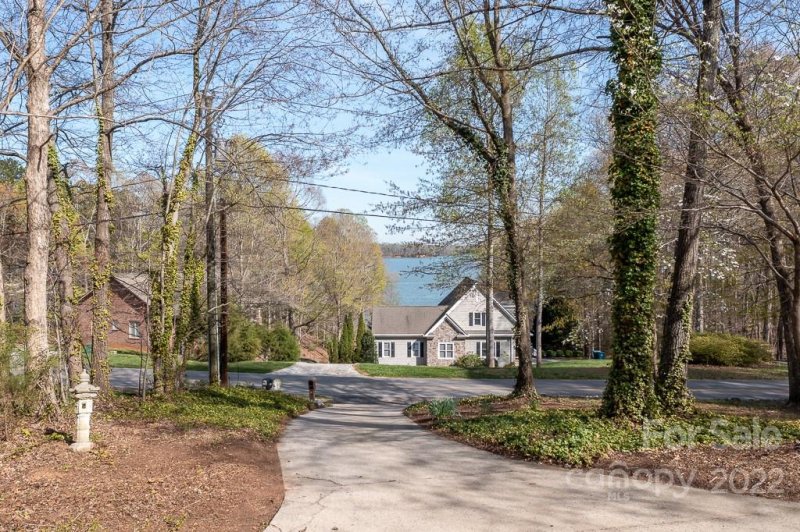 Property image 4 at 1673 Sherwood Court, Sherrills Ford, NC 28673