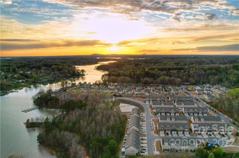 Property image 3 at 114 Clarendon Street, Mooresville, NC 28117