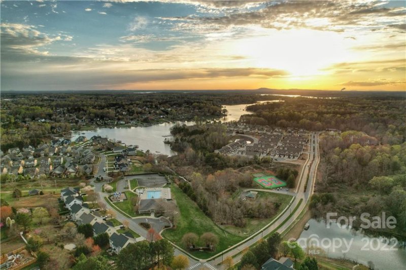 Property image 4 at 114 Clarendon Street, Mooresville, NC 28117