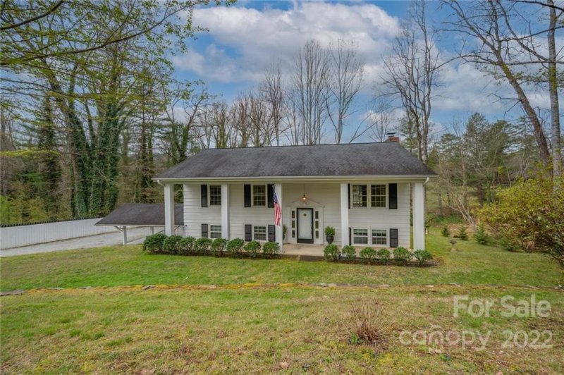 Property image 2 at 640 Sunrise Drive, Hendersonville, NC 28791