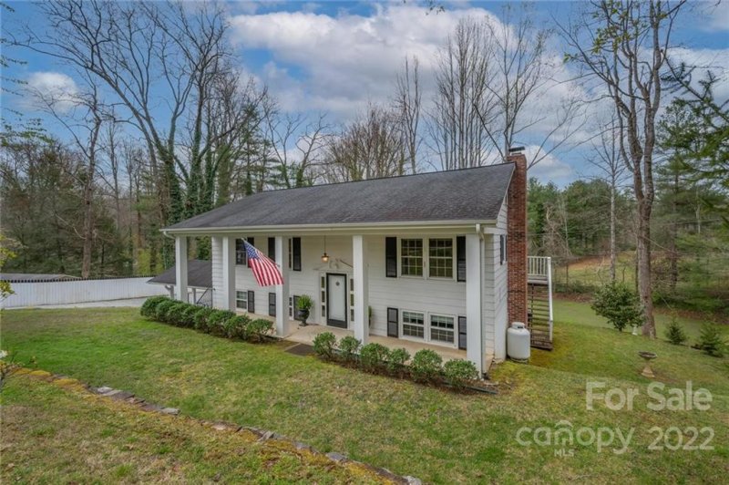 Property image 3 at 640 Sunrise Drive, Hendersonville, NC 28791