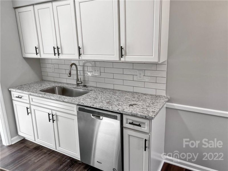 Property image 3 at 5913 Quail Hollow Road, Charlotte, NC 28210