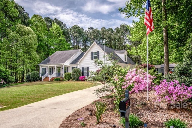 Property image 3 at 109 Kingfisher Drive, Mooresville, NC 28117