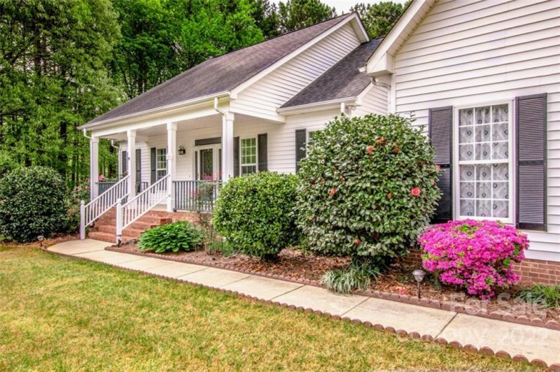 Property image 4 at 109 Kingfisher Drive, Mooresville, NC 28117