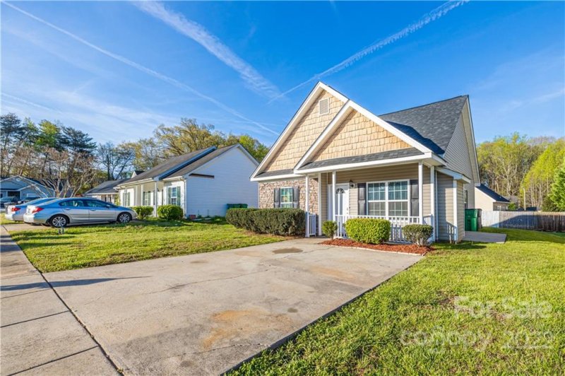 Property image 3 at 1921 Nigel Court, Charlotte, NC 28213