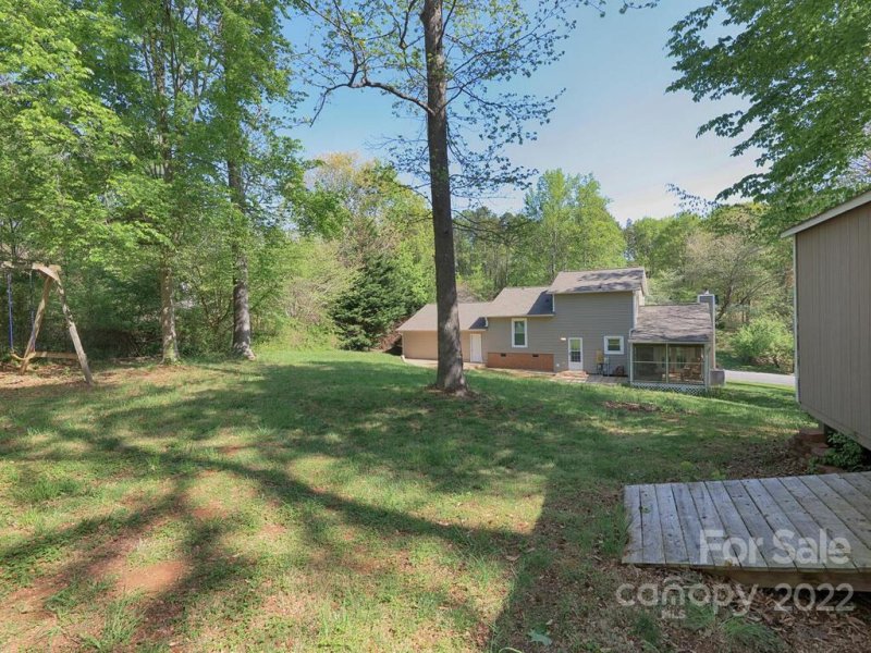 Property image 2 at 917 Oakridge Drive, Mooresville, NC 28115