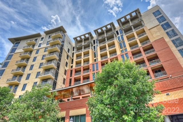 Property image 2 at 701 Royal Court, Charlotte, NC 28202