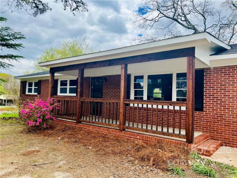 Property image 3 at 3403 Cinderella Drive, Dallas, NC 28034