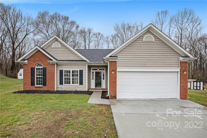 545 Dannyn Grove Court