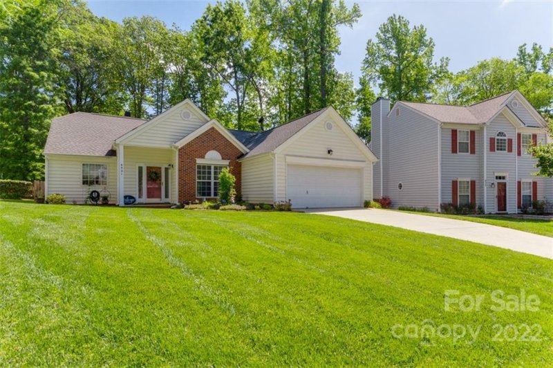 Property image 3 at 6321 Lily Pad Court, Charlotte, NC 28262