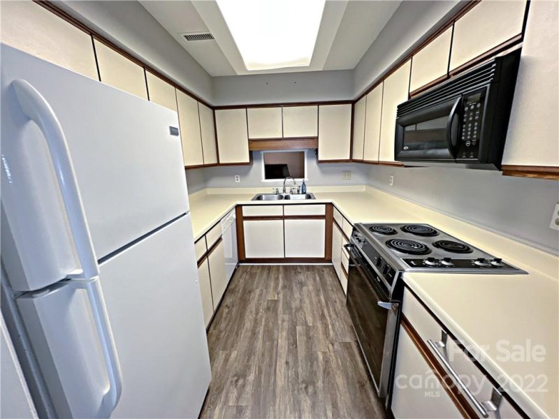 Property image 4 at 825 21st Avenue, Hickory, NC 28601