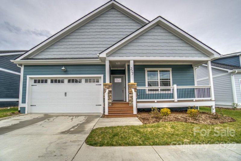 Property image 2 at 215 Leyland Circle, Hendersonville, NC 28792