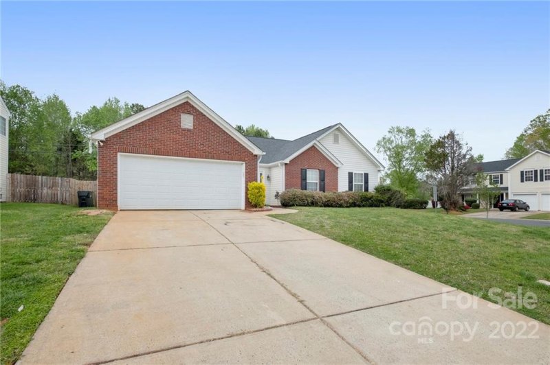 Property image 2 at 5002 Cello Court, Charlotte, NC 28215