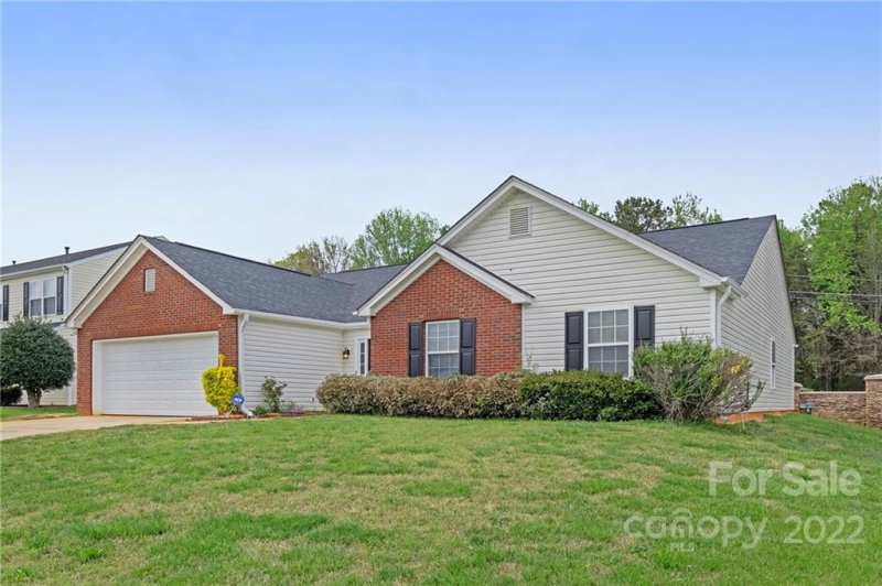 Property image 4 at 5002 Cello Court, Charlotte, NC 28215