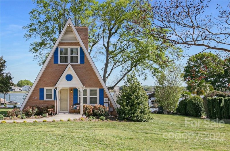 Property image 2 at 250 Ponderosa Circle, Mooresville, NC 28117