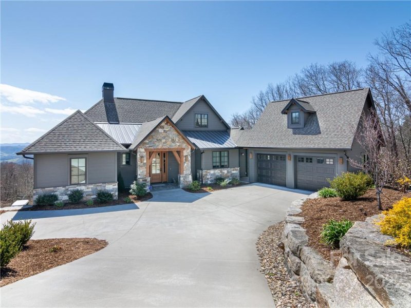 Property image 2 at 261 Dancing Bear Drive, Hendersonville, NC 28792