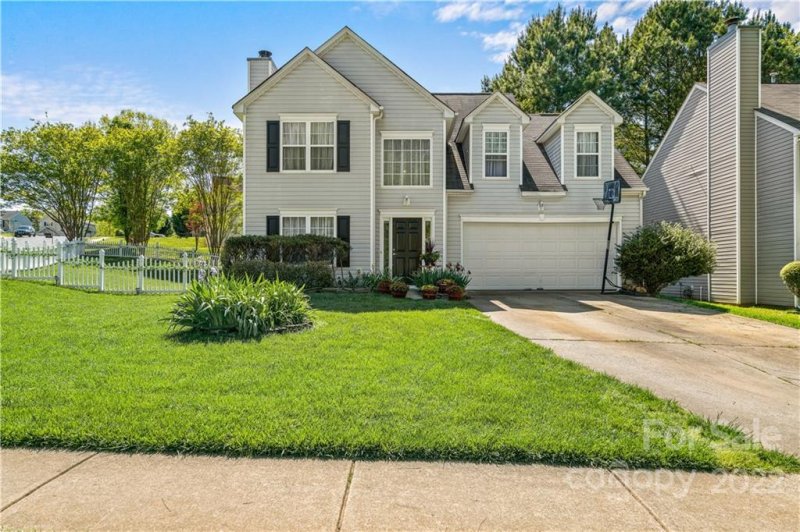 Property image 2 at 6103 Patric Alan Court, Charlotte, NC 28216