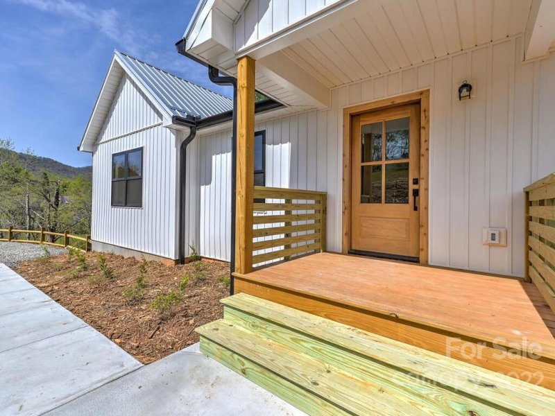 Property image 3 at 25 Snooks Path, Mars Hill, NC 28754