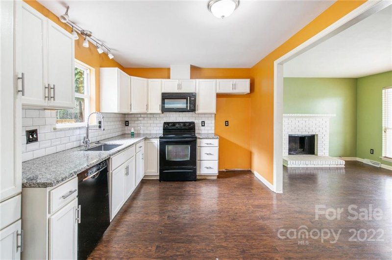 Property image 5 at 10022 Heathergate Lane, Mint Hill, NC 28227