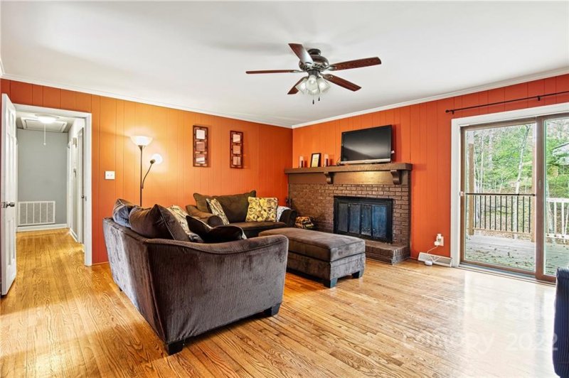 Property image 4 at 401 Beverly Circle, Charlotte, NC 28270