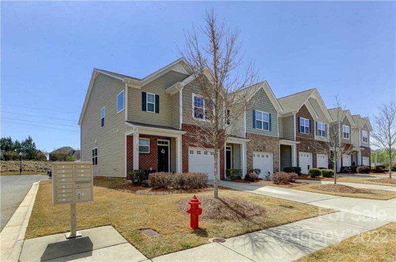 Property image 2 at 3305 Yarmouth Lane, Gastonia, NC 28056