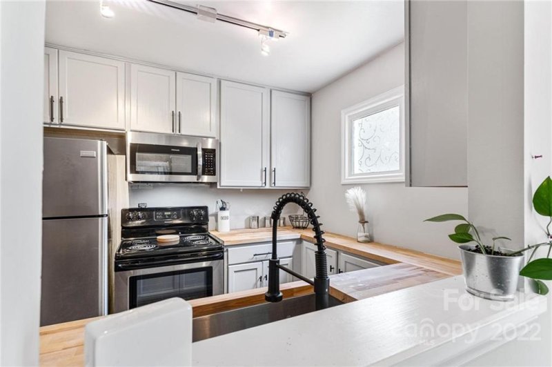 Property image 2 at 9204 Ravenwing Drive, Charlotte, NC 28262