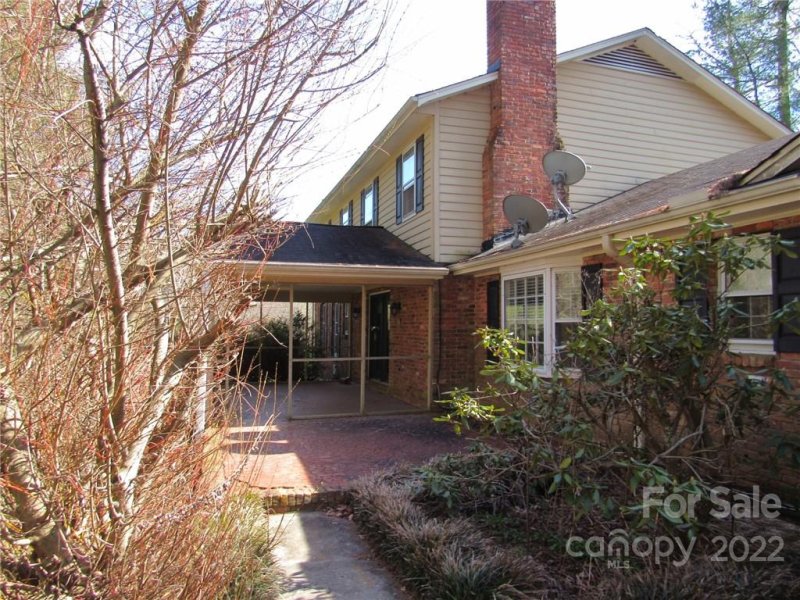 Property image 5 at 207 Newport Road, Hendersonville, NC 28739