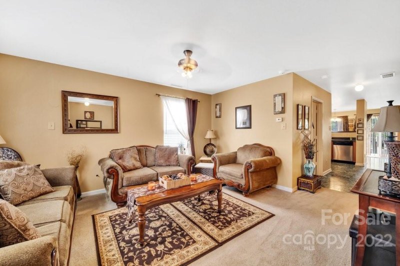 Property image 2 at 3031 Meadow Knoll Drive, Charlotte, NC 28269