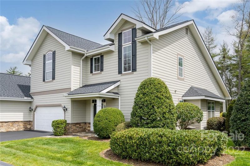 Property image 2 at 67 Towne Place Drive, Hendersonville, NC 28792