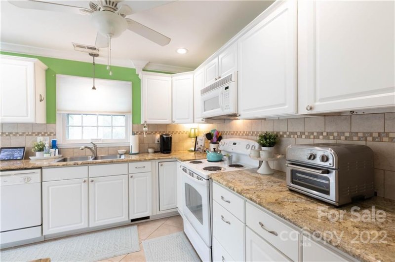 Property image 5 at 208 Fox Run Drive, Fort Mill, SC 29715