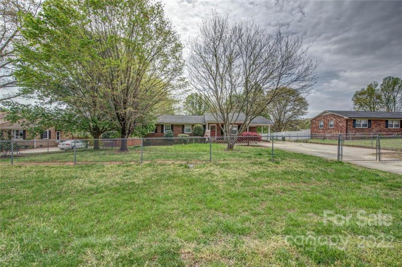 Property image 3 at 706 Windwood Drive, Gastonia, NC 28056