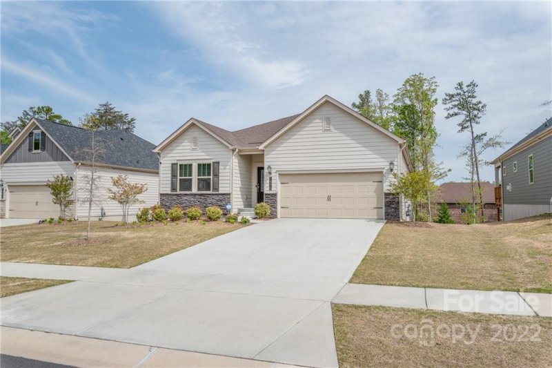 Property image 3 at 14415 Batteliere Drive, Charlotte, NC 28278