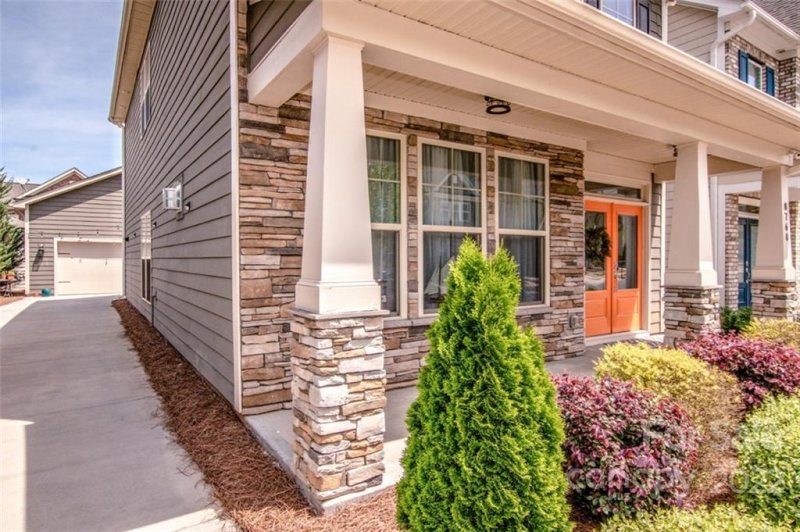 Property image 3 at 8760 Aspinwall Drive, Charlotte, NC 28216