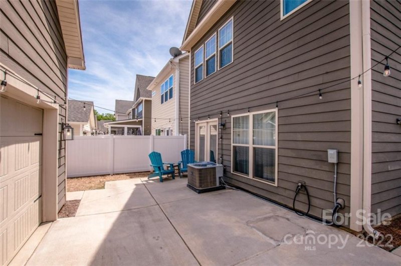 Property image 5 at 8760 Aspinwall Drive, Charlotte, NC 28216